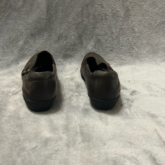 Women’s brown Taos Blend Leather Slip-Ons size size 6 - Picture 6 of 8